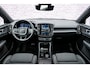 Volvo C40 Recharge Core 69 kWh | Cruise Control | Panoramadak | Trekhaak | Parkeercamera | Uitschuifbare Beensteunen | All-Season Banden |