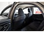 Toyota Yaris 1.5 Hybrid First Edition | Achterbank in delen neerklapbaar | Achteruitrijcamera | Apple Carplay/Android Auto|telefoonintegratie premium