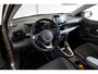 Toyota Yaris 1.5 Hybrid First Edition | Achterbank in delen neerklapbaar | Achteruitrijcamera | Apple Carplay/Android Auto|telefoonintegratie premium