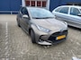 Toyota Yaris 1.5 Hybrid First Edition | Achterbank in delen neerklapbaar | Achteruitrijcamera | Apple Carplay/Android Auto|telefoonintegratie premium