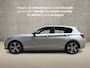 BMW 1-Serie 118i Sport Line Automaat (VIRTUAL COCKPIT, NAVIGATIE, ZWART HEMEL, CLIMATE, PARKEERSENSOREN, SPORTSTOELEN, CRUISE, NIEUWE APK, NIEUWSTAAT)