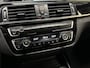 BMW 1-Serie 118i Sport Line Automaat (VIRTUAL COCKPIT, NAVIGATIE, ZWART HEMEL, CLIMATE, PARKEERSENSOREN, SPORTSTOELEN, CRUISE, NIEUWE APK, NIEUWSTAAT)