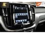 Volvo XC60 2.0 Recharge T6 AWD R-Design | Panorama dak | Dechrome | PDC