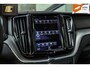 Volvo XC60 2.0 Recharge T6 AWD R-Design | Panorama dak | Dechrome | PDC