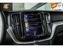 Volvo XC60 2.0 Recharge T6 AWD R-Design | Panorama dak | Dechrome | PDC
