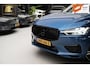 Volvo XC60 2.0 Recharge T6 AWD R-Design | Panorama dak | Dechrome | PDC