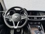 Alfa Romeo Stelvio 2.0 280pk AT AWD First Edition | 1e Eigenaar | Dealer Onderhouden | Afneembare Trekhaak 2300 Kg | Winterset | Elektrisch Verstelbare Stoelen |