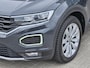 Volkswagen T-Roc 1.5 TSI Sport Executive Automaat Trekhaak Carplay Dig Dash Cam