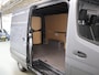Mercedes-Benz Sprinter 317 CDI | L2 H1 | PRO | AUTOMAAT | 3500 KG. AHW | ACHTERUITRIJCAMERA | CRUISE CONTROL | TREKHAAK | BETIMMERDE LAADRUIMTE | DIEP ZWART | 3-ZITS | LICHT -/ REGEN SENSOR | CARPLAY | ANDROID AUTO | CERTIFIED