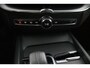 Volvo XC60 B5 Business Pro | Trekhaak | Camera | Adaptive Cruise | BLIS | Stoelverwarming | Verwarmbare Voorruit | CarPlay/Android Auto