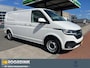Volkswagen Transporter T6.1 150 pk DSG L2 - 3200 kg uit. Bumpers in kleur, LED , Trekhaak, Navi, stoelverwarming