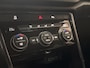 Volkswagen T-Roc 1.5 TSI 150pk Style Half Leer Navi Digi Dash Parkeersensoren Privacy Glass Dealeronderhouden