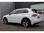 Volkswagen Tiguan 1.4 TSI ACT Connected Series R-Line ACC/Camera/Panodak/Stoelverwarming/Massage/PDCv+a/LED/Carplay/19"LM/Trekhaak