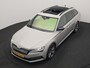 Skoda Superb Combi 1.4 TSI iV Sportline Business PHEV 218pk Dealer O.H. | Trekhaak Af Fabriek | Panodak | Adaptive Cruise | Camera | Alcantara Sportstoelen Verwarmd | Sfeerverlichting | Keyless | Stuur Verwarmd | Blis | Plug In Hybrid |