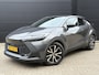 Toyota C-HR / C-HR+ 1.8 Hybrid 140 First Edition | Elektrische achterklep | Afneembare trekhaak | Navigatie | NL-auto