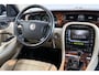 Jaguar XJR 4.2 V8 Supercharged Topstaat - 20" Sepang LM - Alcantara hemelbekleding - koelbare stoelen - Etc