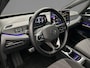 Volkswagen ID.3 Pro Oranje Edition 204pk Automaat Adaptive cruise control, Navigatie, Stuurwiel verwarmd, Stoelverwarming, 360 camera, LED matrix koplampen, Parkeersensoren, App connect
