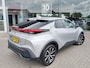 Toyota C-HR / C-HR+ 1.8 Hybrid 140 First Edition | Navi | Sensoren v/a | El. Achterk