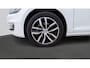 Volkswagen E-Golf E-DITION | 17" Madrid velgen | Navigatie | Parkeersensoren |