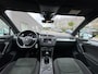 Volkswagen Tiguan 1.4 TSI ACT Connected Series  R-line  Panoramadak  Trekhaak  LED