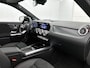 Mercedes-Benz EQA 250+ Business Solution AMG 71 kWh | Nightpakket | GUARD 360° Plus | Trekhaak | Smartphone integratie | Panoramaschuifdak | Stuurwielpaddles | Sfeerverlichting |