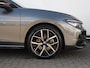 Volkswagen Passat Variant 1.5 eHybrid R-Line Edition 272 PK DSG | Panoramadak | Stoel/Stuurverwarming | LED Matrix | Camera | Keyless | Trekhaak | Harman Kardon | Trekhaak