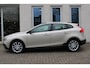 Volvo V40 Cross Country T3 Nordic+ Automaat | 100% Dealeronderhouden | 1e Eigenaar | Trekhaak | Stoelverwarming | Lichtmetalen velgen | Navigatie | Bluetooth | Koplampsproeiers