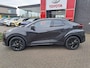 Toyota C-HR / C-HR+ 2.0 Plug-in Hybrid 220 Black Edition NIEUW DIRECT LEVERBAAR STOEL EN STUURWIELVERWARMING DRAADLOOSLADEN