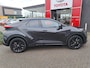 Toyota C-HR / C-HR+ 2.0 Plug-in Hybrid 220 Black Edition NIEUW DIRECT LEVERBAAR STOEL EN STUURWIELVERWARMING DRAADLOOSLADEN