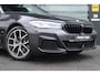 BMW 5-Serie Touring 520i M-Sport Pano Memory ACC Keyless Camera HiFi Comfortstoelen 19” Stuurverwarming