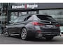 BMW 5-Serie Touring 520i M-Sport Pano Memory ACC Keyless Camera HiFi Comfortstoelen 19” Stuurverwarming