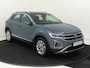 Volkswagen T-Roc 1.5 TSI Style | Keyless | Parkeerassistent | Adaptieve cruise control | Achteruitrijcamera | Stoelverwarming | Digital cockpit Pro | Dodehoek detectie | CarPlay |