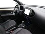 Toyota Aygo X 1.0 VVT-i S-CVT Premium AUTOMAAT / Navigatie / Adaptieve Cruise / JBL / Stoelverwarming / Achteruitrijcamera / Parkeersensoren / Dealeronderhouden / Airco Climate control / Apple CarPlay & Android Auto /