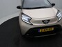Toyota Aygo X 1.0 VVT-i S-CVT Premium AUTOMAAT / Navigatie / Adaptieve Cruise / JBL / Stoelverwarming / Achteruitrijcamera / Parkeersensoren / Dealeronderhouden / Airco Climate control / Apple CarPlay & Android Auto /