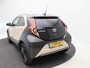 Toyota Aygo X 1.0 VVT-i S-CVT Premium AUTOMAAT / Navigatie / Adaptieve Cruise / JBL / Stoelverwarming / Achteruitrijcamera / Parkeersensoren / Dealeronderhouden / Airco Climate control / Apple CarPlay & Android Auto /