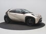 Toyota Aygo X 1.0 VVT-i S-CVT Premium AUTOMAAT / Navigatie / Adaptieve Cruise / JBL / Stoelverwarming / Achteruitrijcamera / Parkeersensoren / Dealeronderhouden / Airco Climate control / Apple CarPlay & Android Auto /