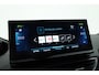 Peugeot 3008 1.6 HYbrid 225 Allure | Trekhaak | Camera | Navi | Apple CarPlay | Cruise Ctrl. | Dodehoek det. Foto dashboard