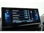 Peugeot 3008 1.6 HYbrid 225 Allure | Trekhaak | Camera | Navi | Apple CarPlay | Cruise Ctrl. | Dodehoek det. Foto dashboard