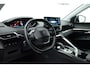 Peugeot 3008 1.6 HYbrid 225 Allure | Trekhaak | Camera | Navi | Apple CarPlay | Cruise Ctrl. | Dodehoek det. Foto dashboard
