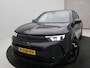 Opel Mokka-e Ultimate 50-kWh 11kw bl. / SoH 100% / Stuur en Stoelverwarming / Adaptieve Cruise / Trekhaak / Apple Carplay / Dealeronderhouden / 1ste Eigenaar / Navigatie / Apple CarPlay & Android Auto / 3-fase laden / Warmtepomp /