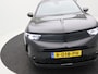 Opel Mokka-e Ultimate 50-kWh 11kw bl. / SoH 100% / Stuur en Stoelverwarming / Adaptieve Cruise / Trekhaak / Apple Carplay / Dealeronderhouden / 1ste Eigenaar / Navigatie / Apple CarPlay & Android Auto / 3-fase laden / Warmtepomp /