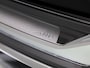 Audi Q5 55 TFSI e S edition Competition l Adaptive cruise control l Luchtvering l Bang & Olufsen premium 3D l Glazen panoramadak l Achteruitrijcamera l Head-up display l Elektrisch verstelbaar stuur l Stoelverwarming voor en achter l Elektrisch verstelbare voorstoelen l Matrix-LED l Trekhaak l Optiekpakket zwart plus l Alarm Klasse III l Navigatie l