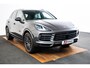 Porsche Cayenne 3.0 E-Hybrid Trekhaak - Panoramadak - Porsche InnoDrive inc adaptieve cruise control - 3D-Surround View - BOSE - Sport Chrono - Stuurbekrachtiging Plus - Comfortstoelen - Privacybeglazing -