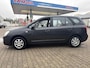 Kia Carens 2.0 CVVT X-tra 7 PERSOONS, airco, afkomstig van de 2e eigenaar, nieuwe distributieset.
