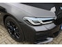BMW 5-Serie Touring 530e xDrive Business Edition Plus Comfortstoelen Panoramadak Elek-Trekhaak Adap-Cruise