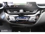 Toyota C-HR / C-HR+ 2.0 Hybrid First Edition 1e Eig Boekjes Trekhaak JBL Sounds systeem.