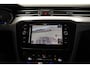 Volkswagen Passat 1.5 TSI Business Aut. [ Navi Virtual Adapt.cruise Ergo-stoelen ]