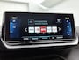 Peugeot e-2008 SUV EV GT 50 kWh 136pk | Accu SOH 93% | Navigatie | Schuif-/kanteldak | Achteruitrijcamera | Full Led koplampen | 3D Cockpit | Climate Control | Cruise Control | Half Lederen sportstoelen | Parkeersensoren v+a | Keyless start | Apple Carplay / Android Auto | DAB+ radio | Donker getint glas | 17" lichtmetalen velgen |
