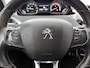 Peugeot 208 Allure 82pk | Navigatie | Climate Control | Cruise Control | Parkeersensoren | Armsteun | Apple Carplay / Android Auto | Bluetooth | Elektrisch inklapbare spiegels | Automatisch dimlicht | Regensensor | All seasonbanden | 16" lichtmetalen velgen |