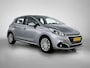 Peugeot 208 Allure 82pk | Navigatie | Climate Control | Cruise Control | Parkeersensoren | Armsteun | Apple Carplay / Android Auto | Bluetooth | Elektrisch inklapbare spiegels | Automatisch dimlicht | Regensensor | All seasonbanden | 16" lichtmetalen velgen |